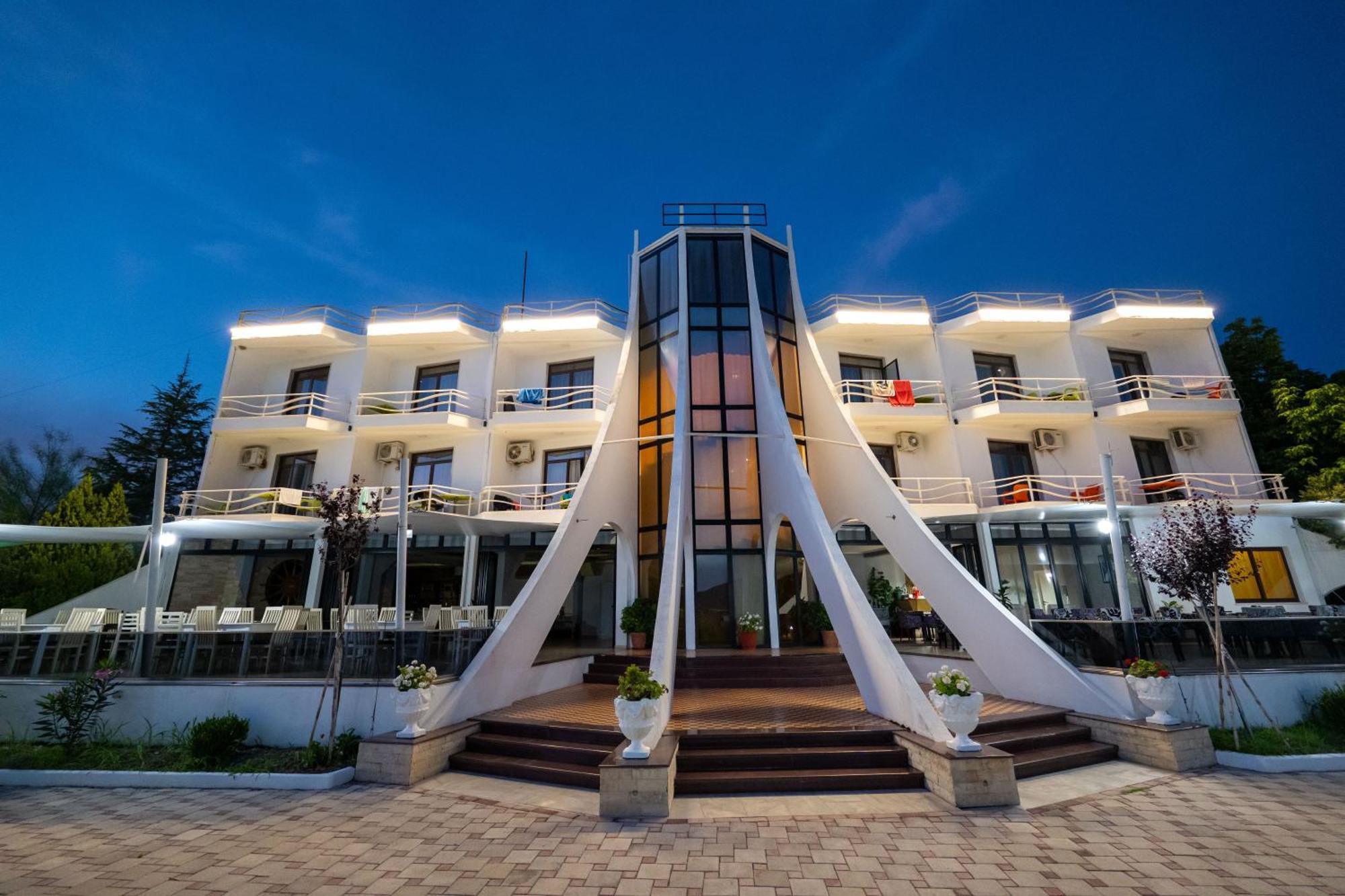 Hotel Edva Radhimë Exterior foto