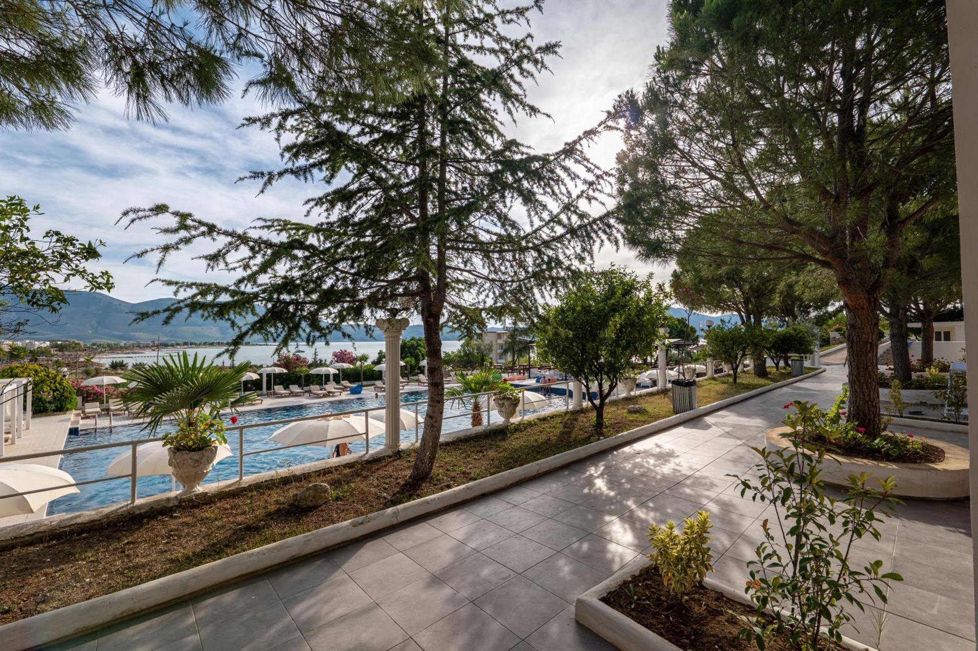 Hotel Edva Radhimë Exterior foto